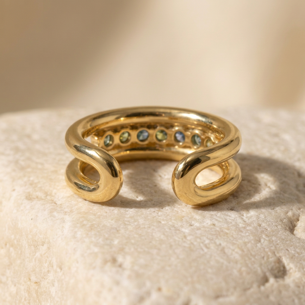 Rear-view ring with sunlit ivory stone background